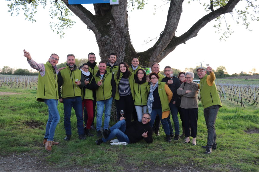NOUS RECHERCHONS OUVRIER/ERE VITICOLE EN CDI !!!